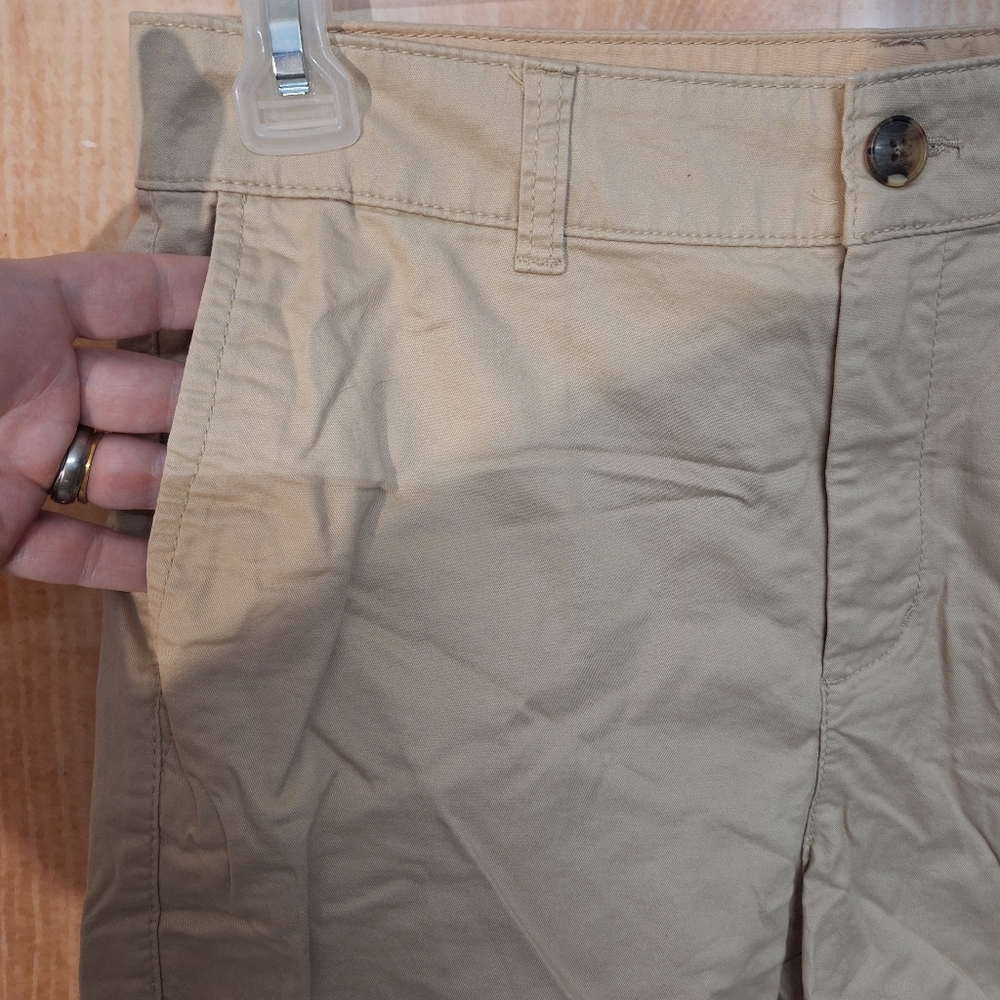 Old Navy Women's Tan Shorts - Picture 2 of 5